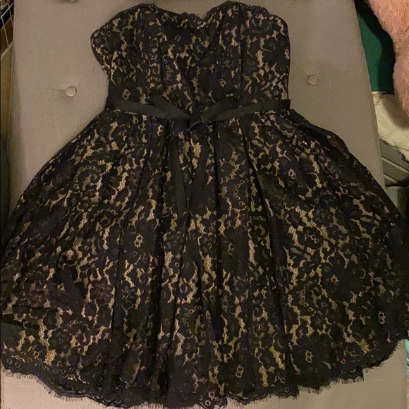 Neiman Marcus Dresses & Skirts - Black and cream lace dress